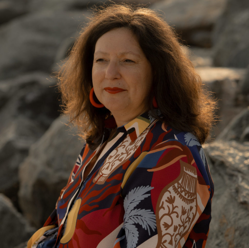 Agathe, mentore en réinvention pro et experte en Design Humain, incarne la liberté, l’authenticité et le feu intérieur.